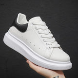 Sneakers estive alla moda con plateau e suola chunky - Andres