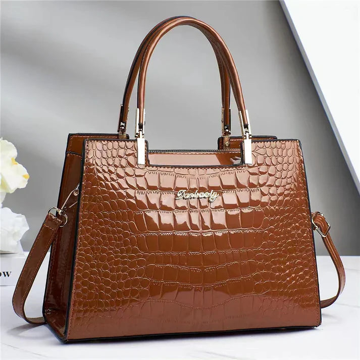 Borsa elegante da donna in vera pelle con finitura lucida