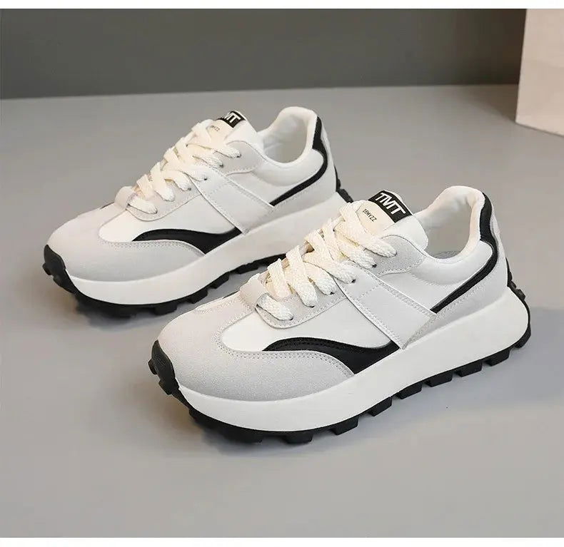 COPENAGHEN | Eleganti sneakers estive da donna in bianco e nero