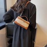 Borsa in nylon chic di SAM: il tuo accessorio invernale elegante