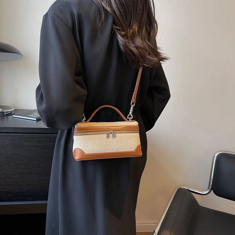 Borsa in nylon chic di SAM: il tuo accessorio invernale elegante