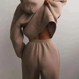 Rinnova il tuo look autunnale con il set da jogging in due pezzi AMY