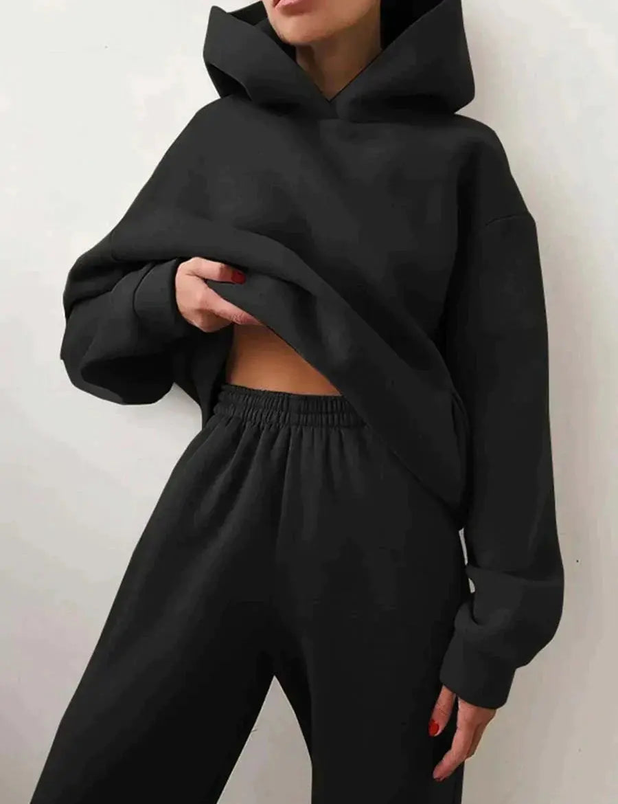 Rinnova il tuo look autunnale con il set da jogging in due pezzi AMY