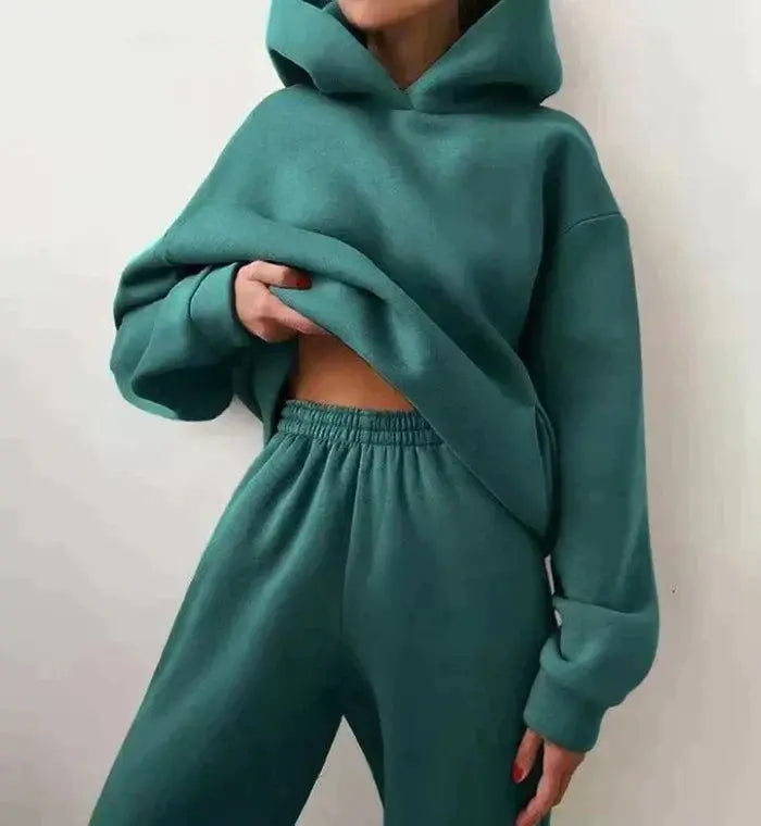 Rinnova il tuo look autunnale con il set da jogging in due pezzi AMY