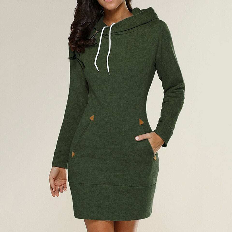 Noemi | Abito autunnale con cappuccio alla moda
