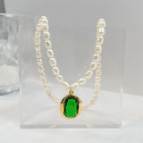 Leslie | Collana di perle con ciondolo verde estivo