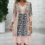 Ava | Abito floreale autunnale Boho: accenti di pizzo per un fascino disinvolto