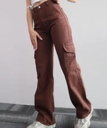 Eleganti pantaloni cargo da donna con pratiche tasche di AYLA per l'autunno