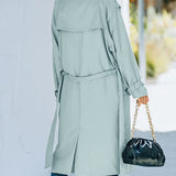 Cecilia | Eleganza senza tempo e trench autunnale leggero